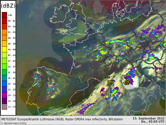 Die vier Luftmassen sind zum Teil auch im mit Radar- und Blitzdaten kombinierten Satellitenfilm erkennbar. Dabei fallen besonders die heftigen Gewitter über der Adria auf.