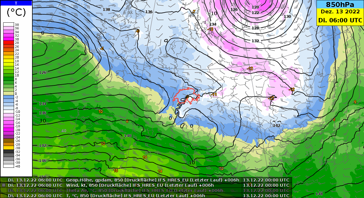 Animation der Höhenwetterkarte auf 850 hPa (ca. 1500 m) in 3-stündigen Schritten m Zeitraum von heute 6 UTC bis morgen Mittwoch, 14. Dezember 2022 um 18 UTC. Dargestellt ist das Geopotential (schwarze Linien) und die Temperatur (Farbflächen). In der Nacht auf Mittwoch steigt die Temperatur auf der Alpennordseite rasch auf positive Werte (grüne Flächen).