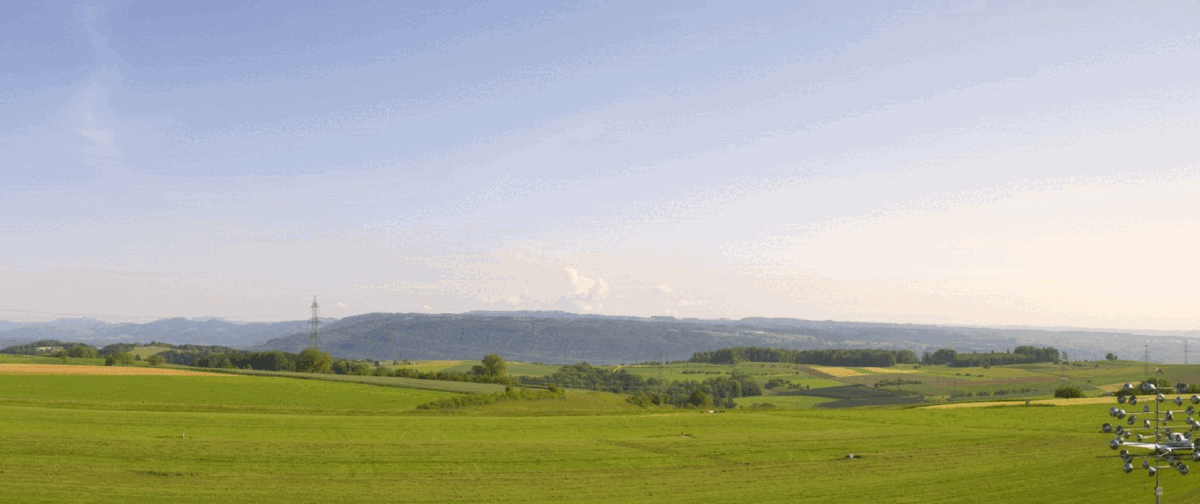 Sicht vom Flugplatz Schupfart in Richtung Norden zum Schwarzwald. Animation vom Montag, 22.05.2023 zwischen 9 Uhr und 13 Uhr. Webcam: https://flugplatzschupfart.roundshot.com/