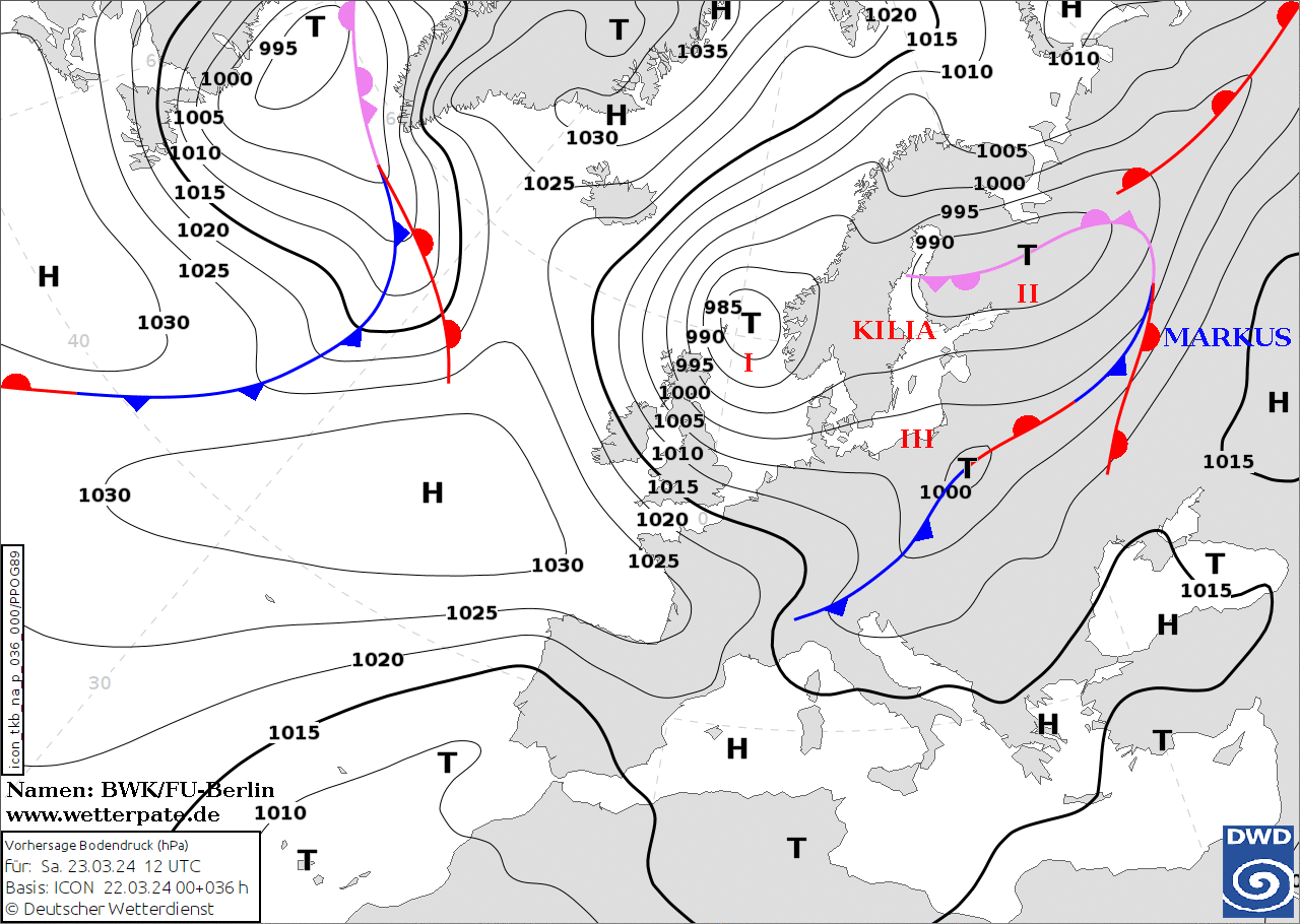 Bodenwetterkarte der freien Universität Berlin,  mit Isobaren, Fronten sowie Druckgebilden mit Namen. Teiltief Kilia III lenkte heute eine Kaltfront zur Schweiz. Gestern war noch eine Hochdruckbrücke zwischen Hoch Markus und dem Hoch über dem Atlantik wetterbestimmend. 