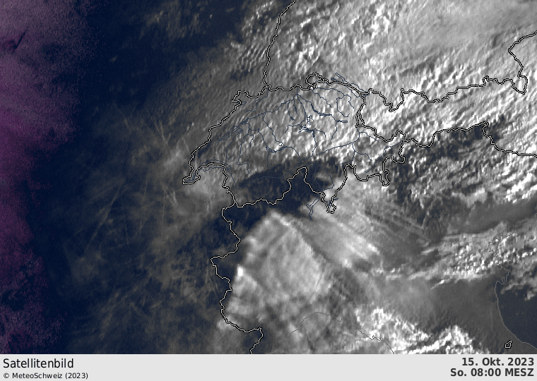 Nach Sonnenaufgang können wir einen anderen Satellitenkanal verwenden. Am Vormittag blieb die Leewelle noch eine Weile stationär, dann löste sich die Bewölkung auf.