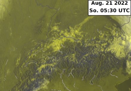 Satellitenbild von 5:30 UTC = 7:30 MESZ. Weite Teile des zentralen und östlichen Flachlandes liegen unter tiefem Hochnebel. Hochnebel ist u.a. auch im Wallis sowie in Mittelbünden und im Engadin zu erkennen. Der Donau entlang schlängelt sich eine Zone mit tiefem Nebel.