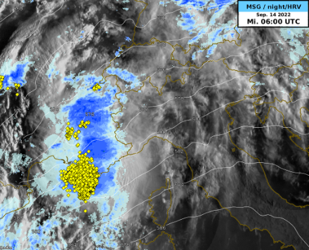 Satellitenbild überlagert mit Niederschlag und Blitzen am Mittwochmorgen um 8 Uhr Lokalzeit. Über Südfrankreich und auch dem Rhonetal war verbreitet Schauer- und Gewitteraktivität zu beobachten. Quelle: MeteoSchweiz