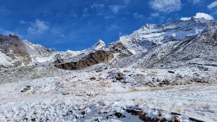 Eindruck vom Aufstieg zur Weissmiesshütte im Wallis: Auch hier gab es am Vormittag nur wenige Wolken.