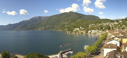 Mit Nordwind schien im Tessin, hier die Promenade von Ascona, ganztags die Sonne. Foto: Roundshot Webcam, Castello Seeschloss Hotel