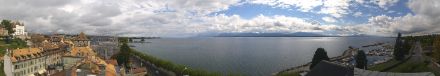 Die ersten Sonnenstrahlen des Tages zeigten sich um die Mittagszeit am Genfersee, wie hier um 12.30 Uhr in Nyon.
