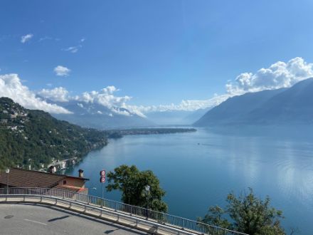 Sonniges Wetter am Lago Maggiore. Bild aus Ronco oberhalb Ascona. Quelle: Meteomeldung/App