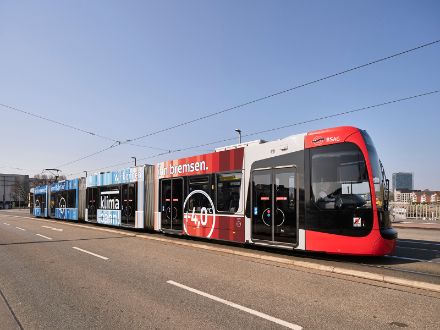 Foto der Klimabahn unterwegs in Bremen.