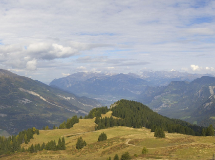 Auf dem Brambrüesch ob Chur war es hauptsächlich dank dem Föhn sehr freundlich - dies ganz im Gegensatz zur Alpensüdseite. Bildquelle: https://brambruesch.roundshot.com/.