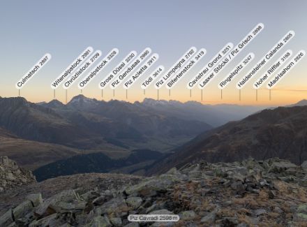 Wunderbares Panorama beim heutigen Sonnenaufgang auf dem Piz Cavradi. Foto: A. Giordano