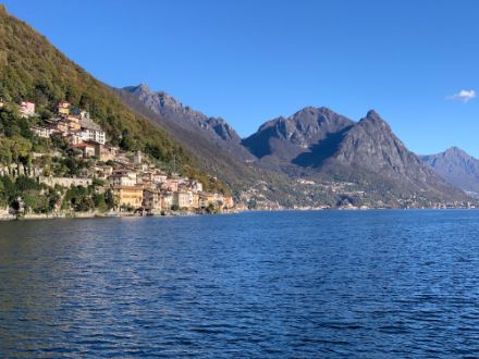 Viel Sonnenschein am Sonntagmittag in Gandria TI am Luganersee. Bild: Meteomeldungen/App. 