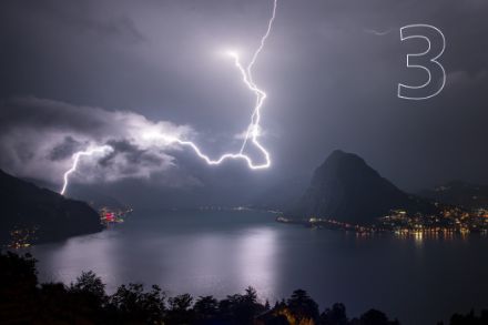 Blitzeinschlag am Ufer des Luganersees im Sommer 2018. 