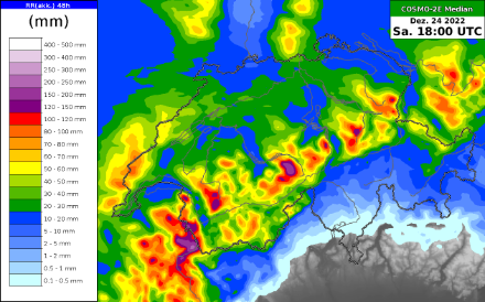 Vorhergesagte Niederschlagsmengen von Donnerstag, 22. Dezember 2022 18 UTC bis Samstag, 24. Dezember 2022 18 UTC gemäss dem Median des Wettermodells COSMO 2E.