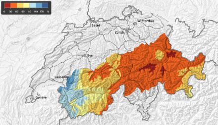 Relative Schneehöhe am 18.1.2023: Aktuelle Schneehöhe im Vergleich zum langjährigen Mittel an diesem Kalendertag. Rot = Unterdurchschnittliche Werte; Blau=überdurchschnittliche Werte; Gelb: Werte im Bereich des Mittels.  