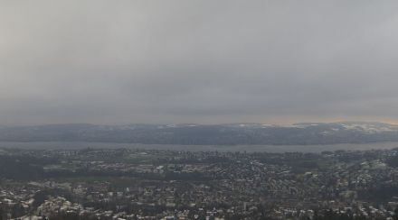 Im Raum Zürich dominierte heute - wie sehr häufig bei tiefdruckbestimmter Ostlage - hochnebelartige Bewölkung.