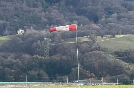 Nicht nur im Urner Reusstal und im St. Galler Rheintal, sondern auch im Rhônetal bei Bex blies der Föhn recht kräftig.