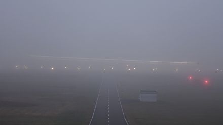 Nebliger Vormittag am Flughafen Zürich. Der Nebel lichtete sich schliesslich am frühen Nachmittag. 