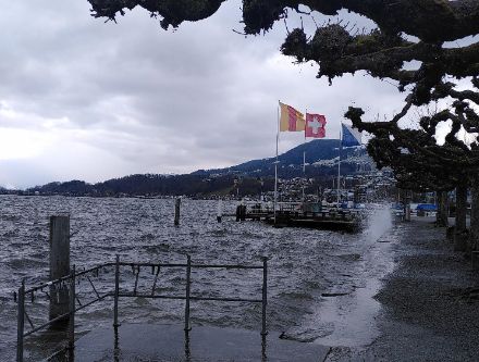 Stürmischer Zürichsee in Richterswil. Quelle: Meteomeldung/App