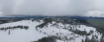 Die höheren Lagen des Juras präsentierten sich am Nachmittag wieder winterlich.