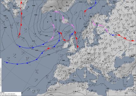 Bodenanalyse mit Fronten von heute 00 UTC.