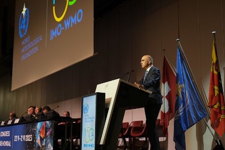 Bundesrat Alain Berset am Rednerpult bei der Eröffnung des 19. WMO-Kongresses in Genf.