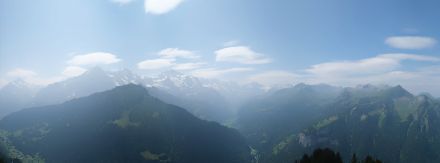 Aussicht von der Schynige Platte zur Jungfrauregion am Sonntagmittag, 23.07.2023. Bild: jungfrau.roundshot.com/schynige-platte