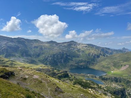 Dienstagnachmittag bei den Murgseen in der Ostschweiz. Bergseen bieten bei den heissen Wetteraussichten eine willkommene Erfrischung. Bild: T. Schlegel
