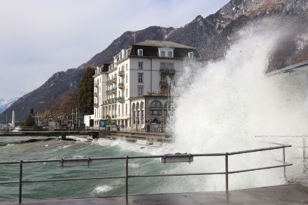 Die Schweiz hat ein windiges bis stürmisches Wochenende vor sich. 