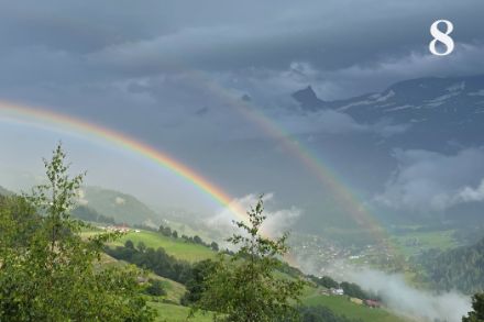 Doppelter Regenbogen vor dem Massif des Diablerets. Foto: I. Bey