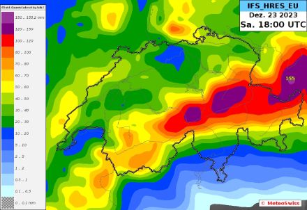 60-stündige Niederschlagsmenge des ECMWF IFS Modells bis Samstagabend. Zwischen Donnerstagmittag und Samstagabend fallen am Alpennordhang oberhalb 1000 Meter zwischen 20 und 60 cm Neuschnee, oberhalb 1500 Meter sind 70 bis 120 cm möglich. In weiten Teilen Nord- und Mittelbündens fallen oberhalb 1200 Meter 70 bis 120 cm Neuschnee, in den Tälern sind oberhalb von 600 Metern sind 20 bis 60 cm zu erwarten. 