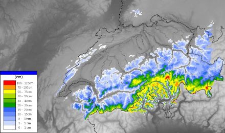 Die Neuschneemengen des OSHD-Modells von heute Morgen bis Sonntagmorgen. Gut zu erkennen die rasche Abnahme der Schneefälle nach Norden. Wir Meteorologen gehen zudem davon aus, dass die Neuschneemengen in diesem Modell am Alpenhauptkamm leicht überschätzt sind. Der Neuschnee auf der Alpennordseite wird vor allem in der Nacht auf Sonntag fallen, zuvor bleibt es besonders in den Föhnregionen weitgehend trocken