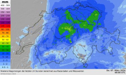 24h- Niederschlagsmengen von Mittwoch 1 Uhr bis Donnerstag 1 Uhr. In den zentralen und östlichen Voralpen fielen verbreitet 30 bis 50 mm Niederschlag. 