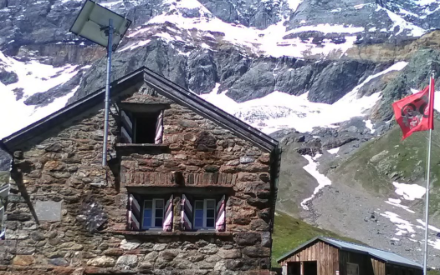 Die Fridolinshütte im Glarner Hinterland ist nicht nur Ausgang für alpine Hochtouren im Tödigebiet, sondern auch für Föhnfans interessant. Denn der Föhn "bläst" hier oft sehr stark...