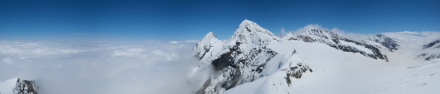 Blick vom Jungfraujoch Ostgrat über die Quellbewölkung um 11.30 UTC.