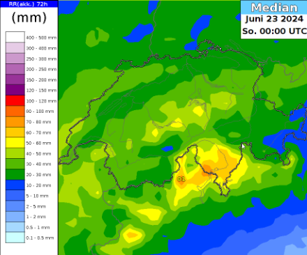 Abb. 4: Median 72h-Niederschlag (IFS) bis Sonntag 2 Uhr. Auf der Alpennordseite werden verbreitet 30-50 mm Niederschlag modelliert. Da vor allem am Donnerstag und Freitag auch Gewitter auftreten werden, ist stellenweise mit deutlich höheren Mengen zu rechnen.  