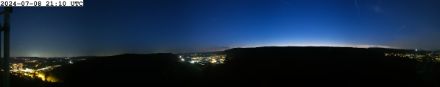 MeteoSchweiz Wetterkamera Schaffhausen (Bildausschnitt nach Norden) vom 8. Juli 2024 um 23:10 Uhr. Die leuchtenden Nachtwolken am Horizont waren gut zu sehen.