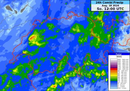 24 Stunden Niederschlagssummen aus kombinierten Daten von Radar und Bodenmessstationen von Samstag 12 UTC bis heute Sonntag 12 UTC.