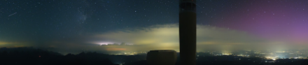 Sternschnuppen, Wetterleuchten und Polarlichter.