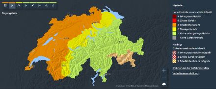 Warnkarte Regen: Vom Genfersee über Teile des Mittellandes bis in die Region Schaffhausen ist eine Warnung der Stufe 3 aktiv, südlich/östlich angrenzend eine Warnung der Stufe 2.  Zudem ist eine Vorwarnung für das Oberengadin und angrenzende Regionen aktiv, welche voraussichtlich am Donnerstag in eine Warnung der Stufe 2 oder 3 umgewandelt wird. 