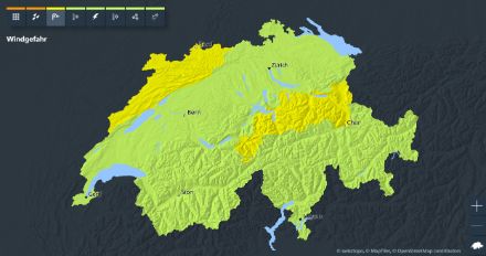 Warnung Wind: dem Jura entlang (Südwestwind) sowie in den zentralen und östlichen Alpentälern (Föhn) sind Böen von 60-90 km/h (Stufe 2) zu erwarten. 