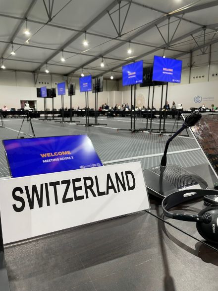 Die unterschiedlichen Verhandlungen an der COP können oft bis in die Nacht dauern. Hier ein Bild von der COP27 in Ägypten. Quelle: Isabelle Werner, MeteoSchweiz.