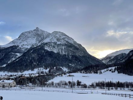 Im Engadin hingegen zeigte sich heute mindestens kurzzeitig die Sonne, wie hier in La Punt-Chamues-ch.