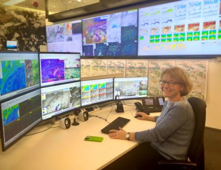 Saskia Willemse ist Teamleiterin Warnsysteme bei MeteoSchweiz. Als Lothar über die Schweiz fegte, war sie als Prognostikerin am damaligen Sitz von MeteoSchweiz am Zürichberg im Einsatz. Im Interview spricht sie über die Entwicklung moderner Warnsysteme und deren Bedeutung für den Bevölkerungsschutz.
