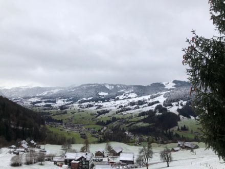 In der nächsten Woche werden wir uns in der Kampfzone zwischen kalter und warmer Luft befinden. Die Frage ist, wo so sich die Schneefallgrenze befinden wird. 