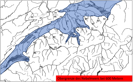 Durchschnittliche Ausdehnung des Hochnebels (blau hinterlegt) bei hochdruckbestimmten Südwestlagen in den Wintern 1968/69 bis 1974/75. Aus Bedingung wurde in den Bergen sonniges Wetter mit mindestens 80 % relativer Sonenscheindauer gefordert. Die Zahlenwerte bedeuten die relative Sonnenscheindauer [%] an verschiedenen Messstationen von MeteoSchweiz.