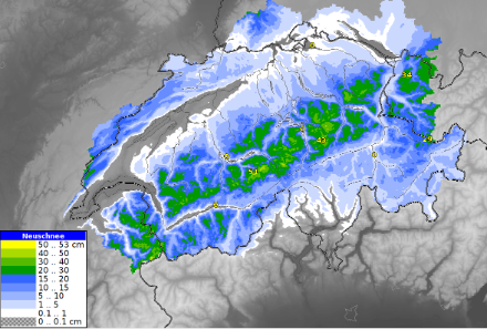 Berechnete Neuschneemengen des OSHD-Modells zwischen Donnerstagnachmittag und Freitagmorgen. Gegenüber den gestrigen Berechnungen sind die Mengen gebietsweise ganz leicht angestiegen.