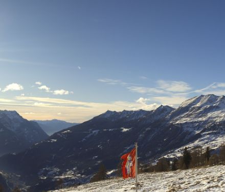 Wie im Wallis merkte man, was die Bewölkung anbelangte, auch auf der Alpensüdseite von der Störung kaum etwas. Bei der Capanna Gorda im Bleniotal war der Himmel heute am Morgen nur wenig bewölkt.