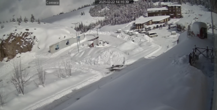 Viel Neuschnee am 22.02.2025 in Kabadüz, Nordtürkei. Quelle: https://cambasidoga.com