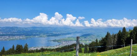 Quellwolkenbildung im Zürcher Oberland, aufgenommen am 10. Mai 2025.