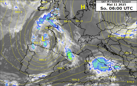 Satellitenbild (Infrarot-Kanal) und 500 hPa Geopotential am 11.05.2025 um 6 UTC.